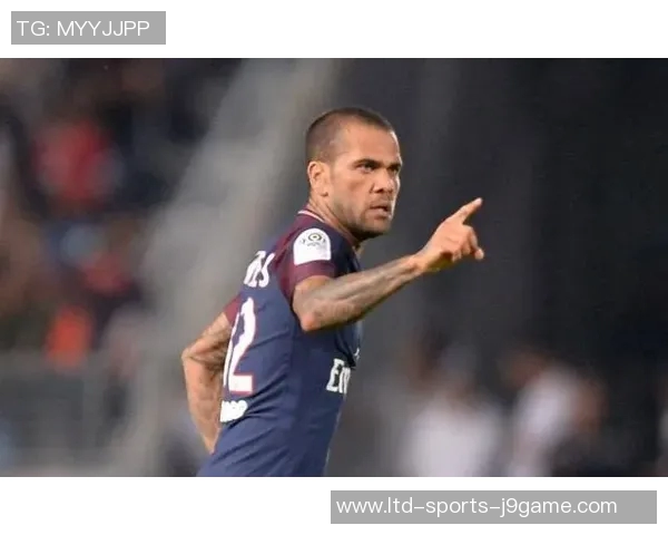 阿青年与阿尔城的激烈对决引发的战术较量与球迷热情的碰撞